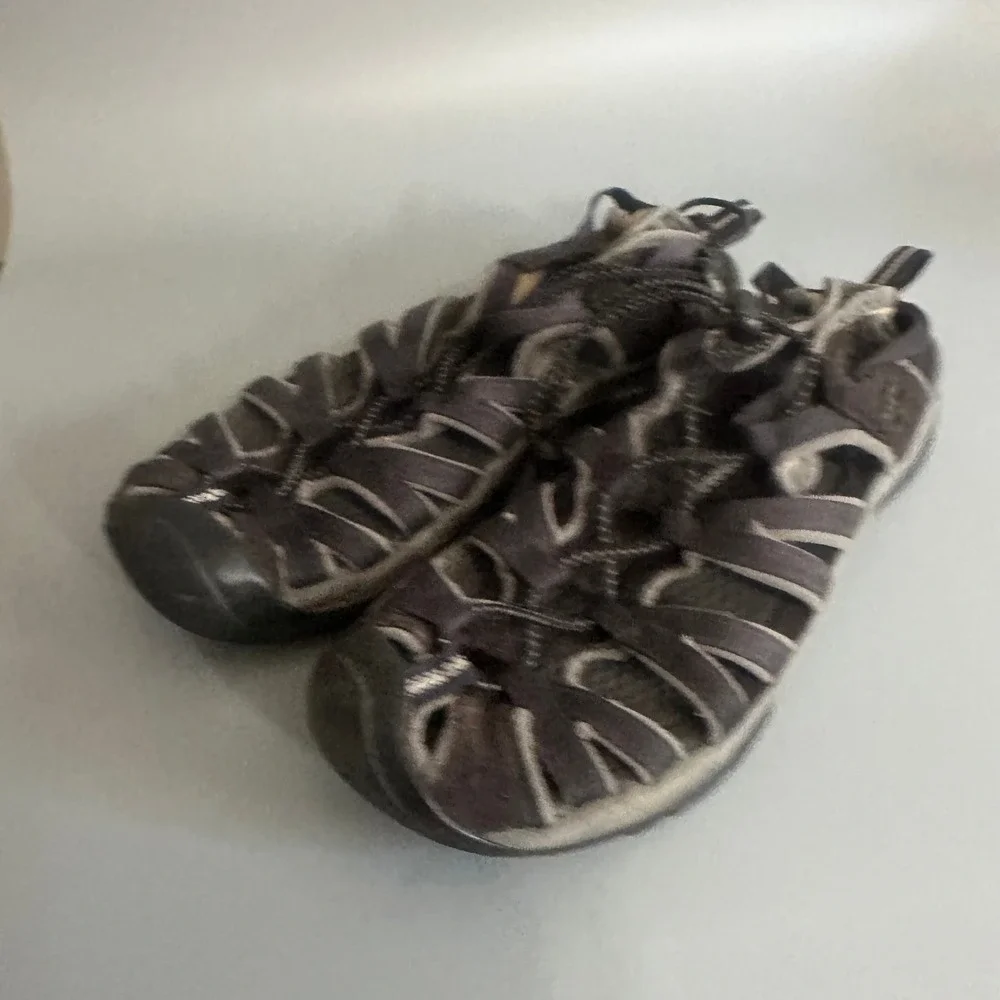 Keen Whisper Sandals Womens 9.5 Dark Grey Purple Waterproof Hiking Sport Shoes